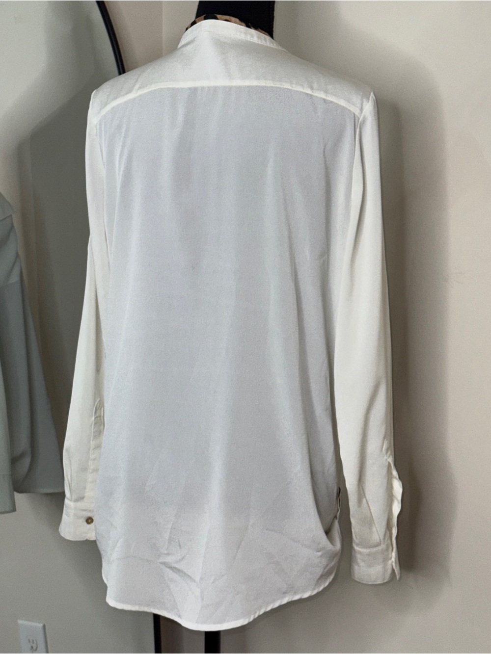 Calvin Klein White Leopard Print Button Down Blouse Size M - Picture 3 of 8